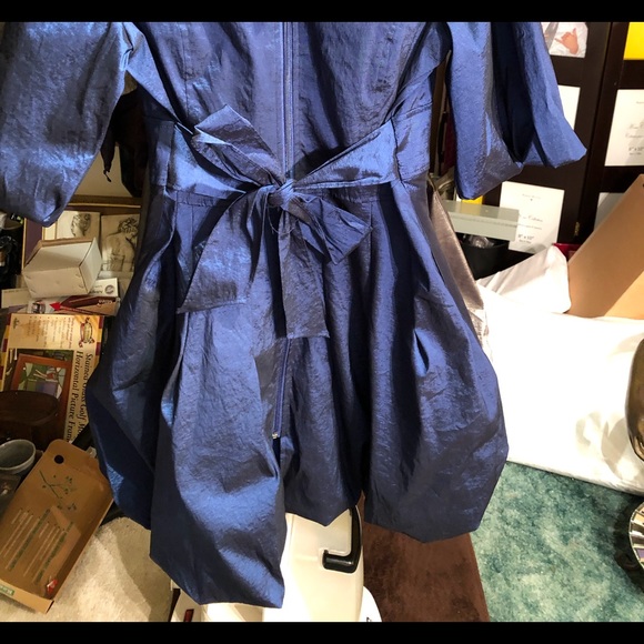 Ladies dress - Picture 2 of 4